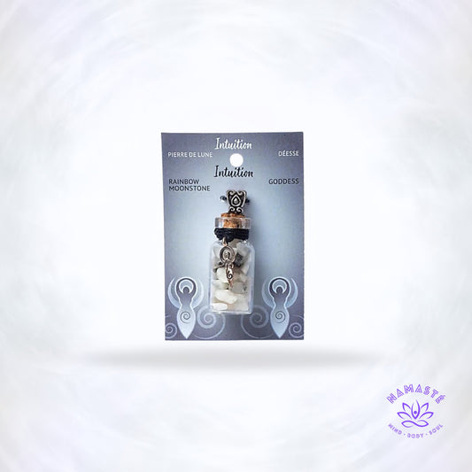 Geschenkflesje met regenboog maansteen en godinnensymbool – sieraad dat vrouwelijke energie, intuïtie en emotionele harmonie versterkt.