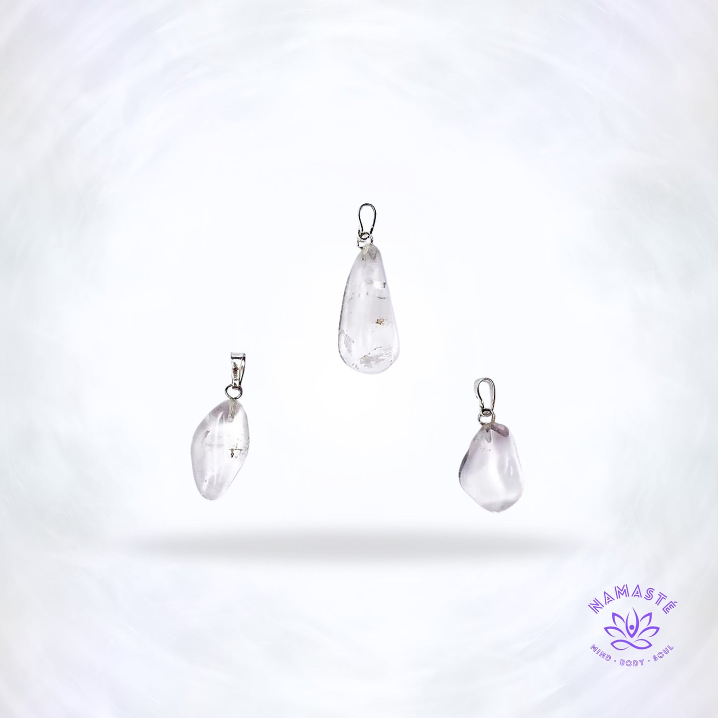 Bergkristal edelsteenhanger – transparante steen die energie versterkt, helderheid brengt en lichaam en geest reinigt.