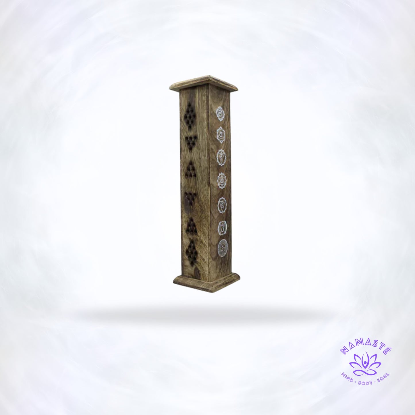 Wierookbrander Toren 7 Chakra van Green Tree – houten brander met messing details die energetische balans, heling en harmonie ondersteunt.