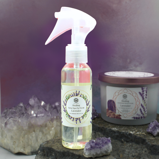 florida spray lavendel in een spirituele setting met amethisten en een lavendelkaars
