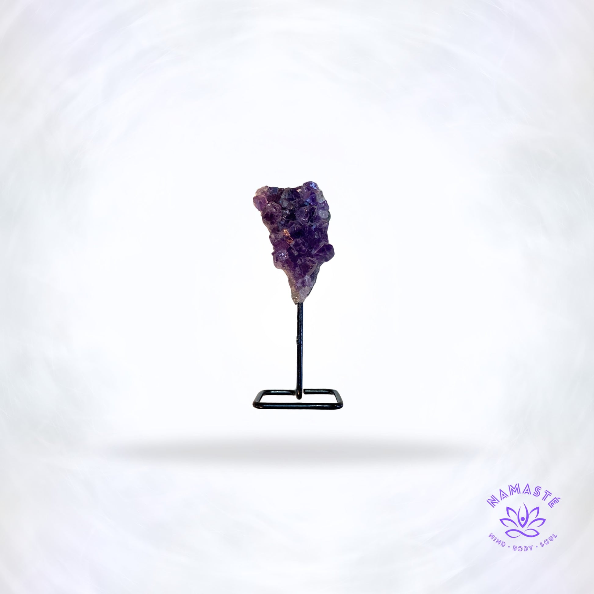 Amethist Cluster op pin – spiritueel decorstuk voor rust, bescherming en helderheid.