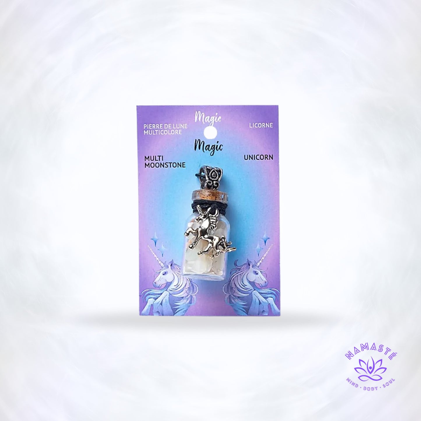 Geschenkflesje met multicoloured maansteen en eenhoorn – symbolisch sieraad dat intuïtie, bescherming en vrouwelijke energie versterkt.