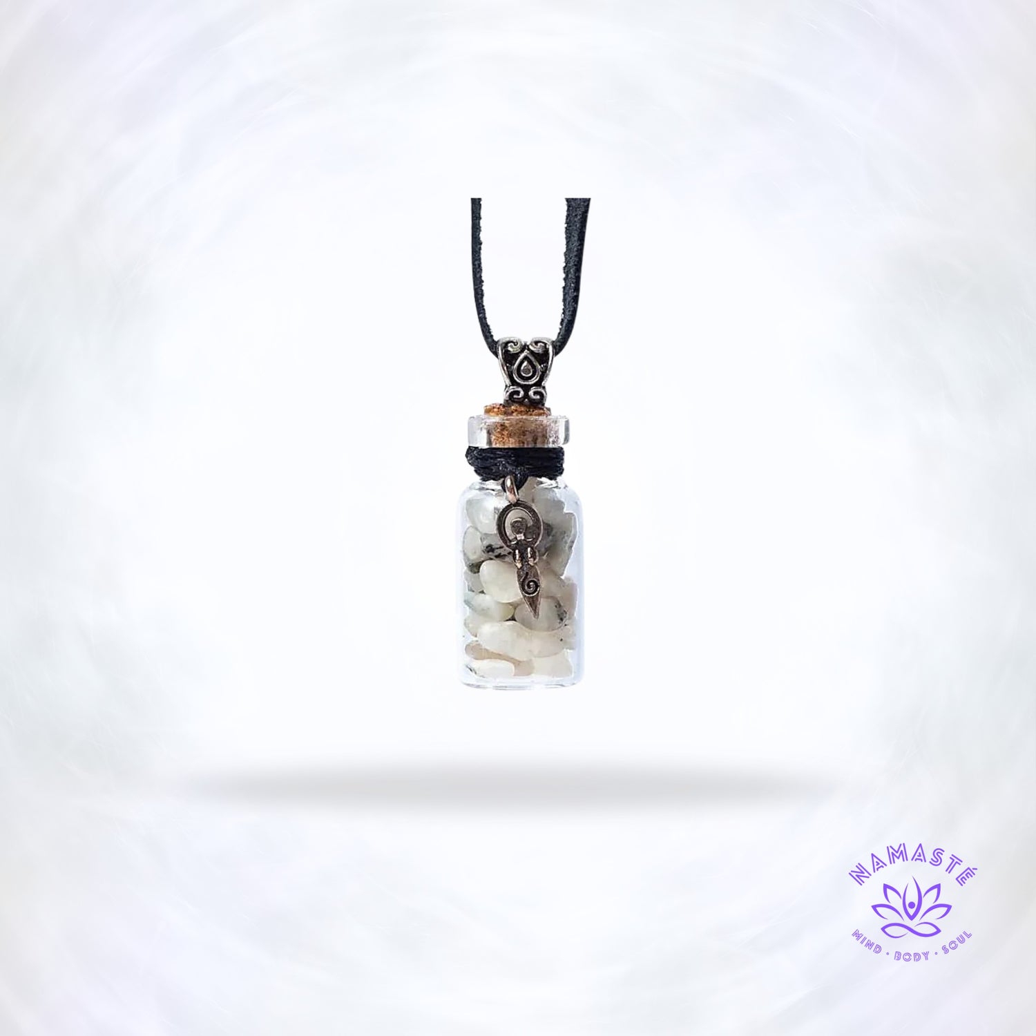 Geschenkflesje met regenboog maansteen en godinnensymbool – sieraad dat vrouwelijke energie, intuïtie en emotionele harmonie versterkt.