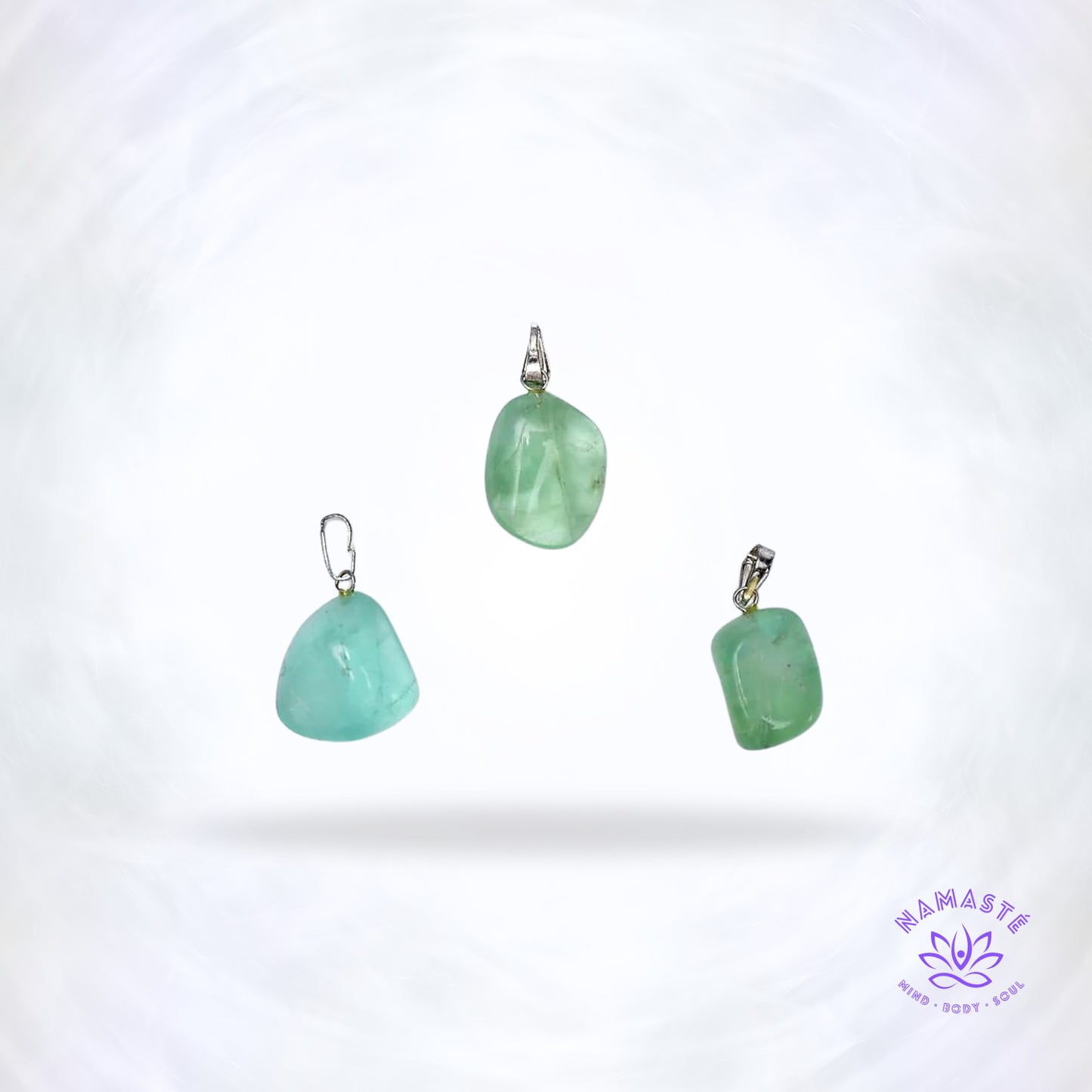 Groene fluoriet edelsteenhanger – krachtige steen die hartchakra, emotionele balans en bescherming ondersteunt.