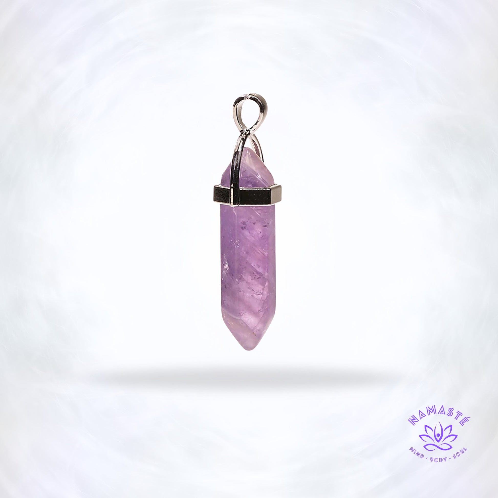 Amethist hanger – paars kristal dat innerlijke rust, intuïtie en spirituele verbinding versterkt.