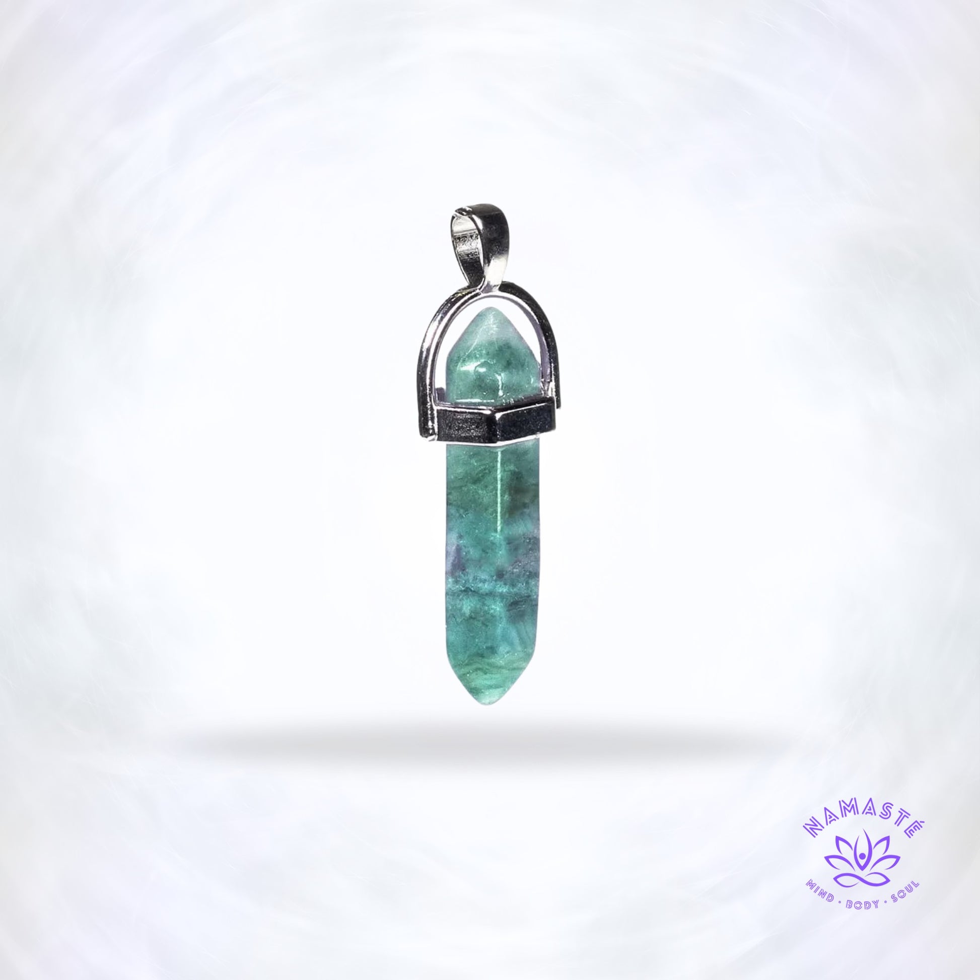 Fluoriet hanger – natuurlijke edelsteen in unieke kleurschakeringen die focus, balans en bescherming bevordert.
