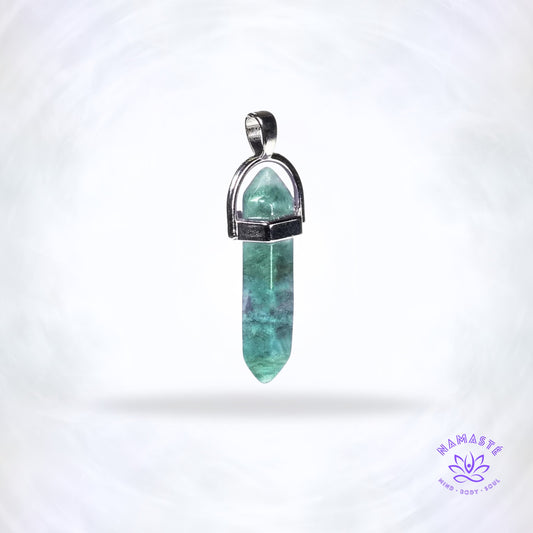 Fluoriet hanger – natuurlijke edelsteen in unieke kleurschakeringen die focus, balans en bescherming bevordert.