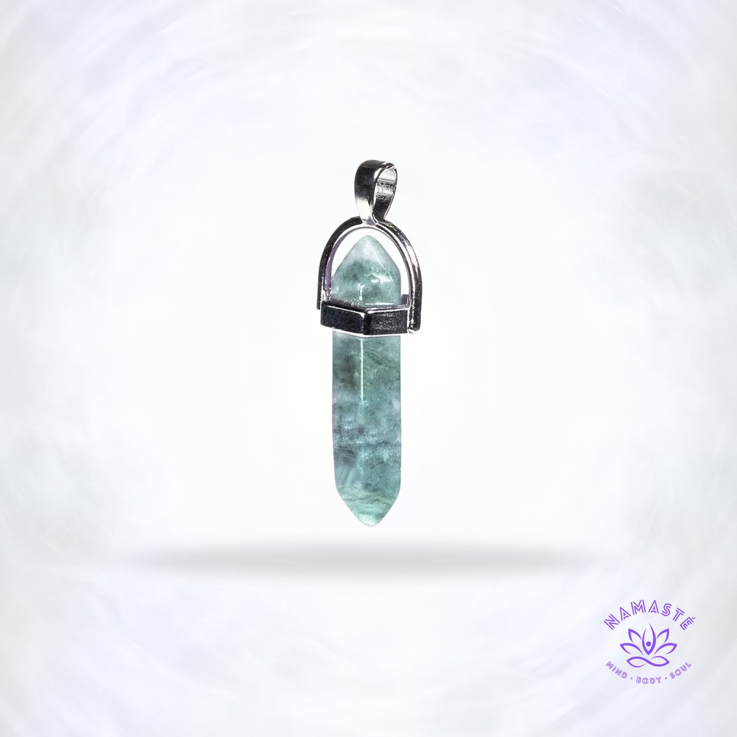 Fluoriet hanger – natuurlijke edelsteen in unieke kleurschakeringen die focus, balans en bescherming bevordert.