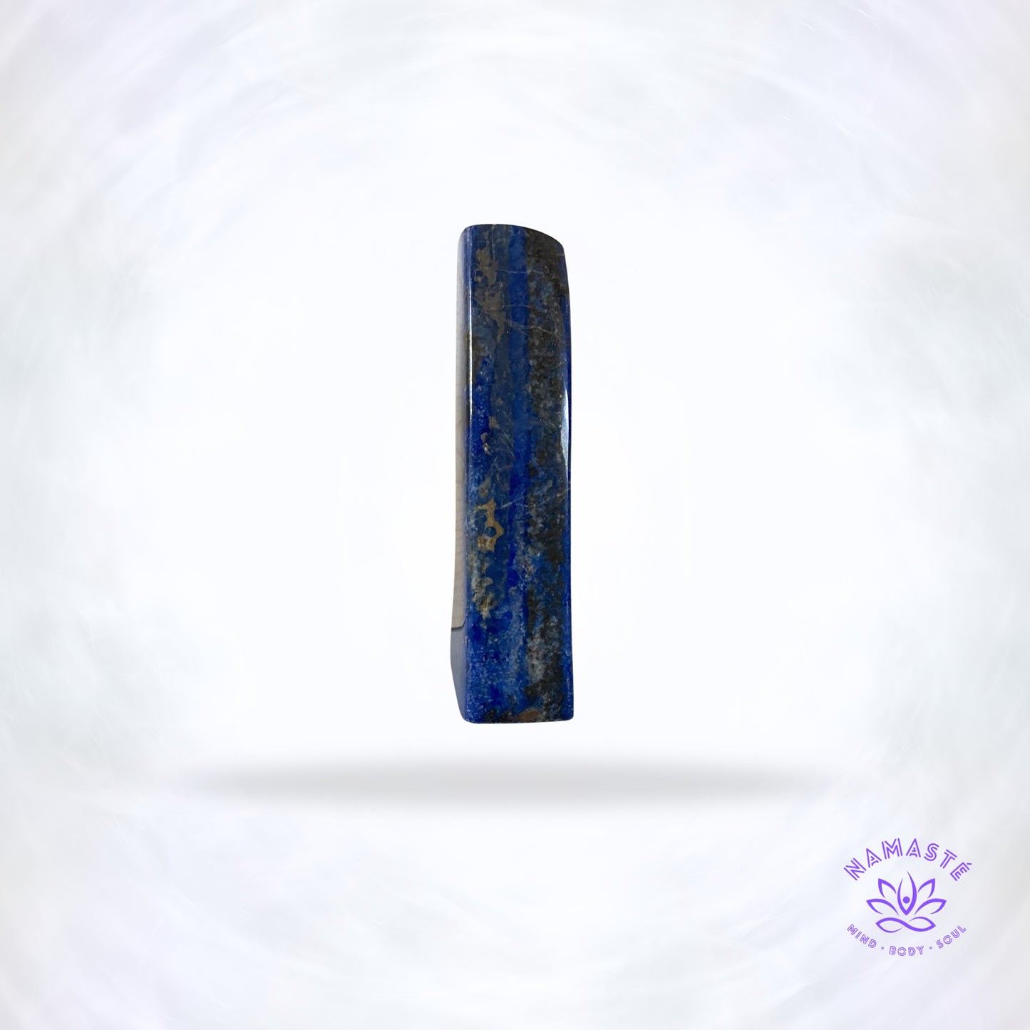 een stuk lapis lazuli zijaanzicht