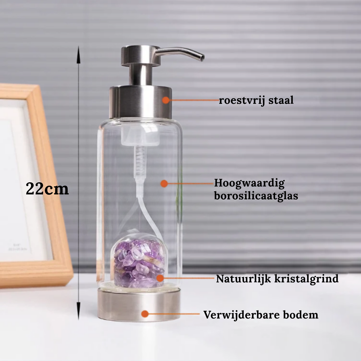 lege glazen kristalfles met details