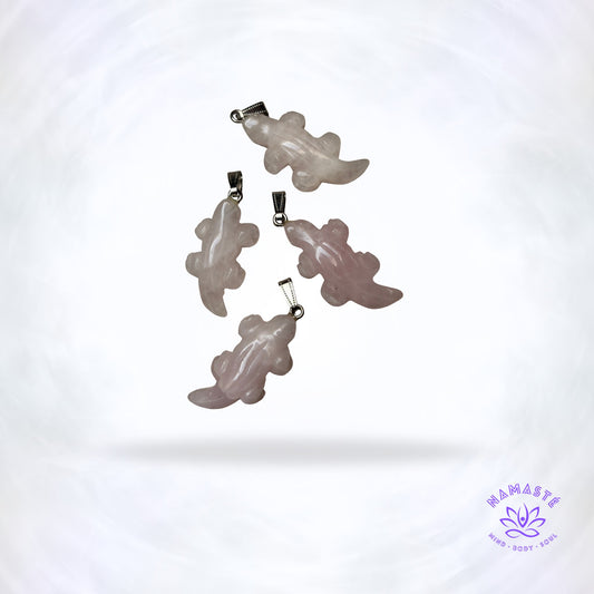 Rozenkwarts salamanders op een achtergrond met logo