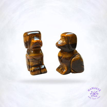 duo van hondjes in tijgeroog op de achtergrond met logo
