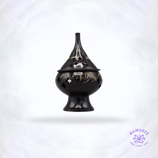 Zwarte druppelvormige kegelwierookbrander – metalen brander die zuivering, emotionele rust en energetische balans uitstraalt.