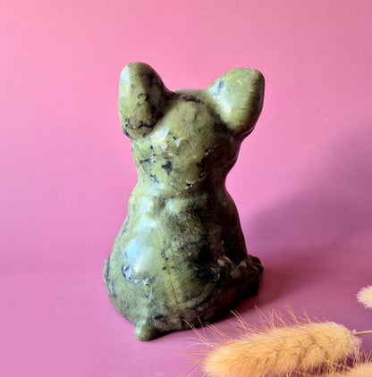 groene jade bulldog achteraanzicht