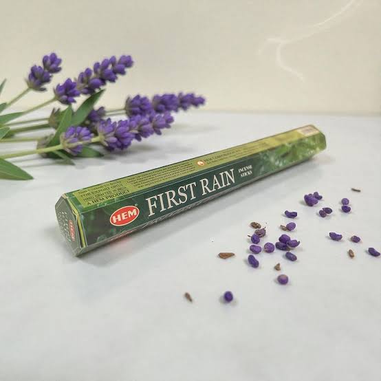 dossje first rain wierookstokjes met wat lavendel