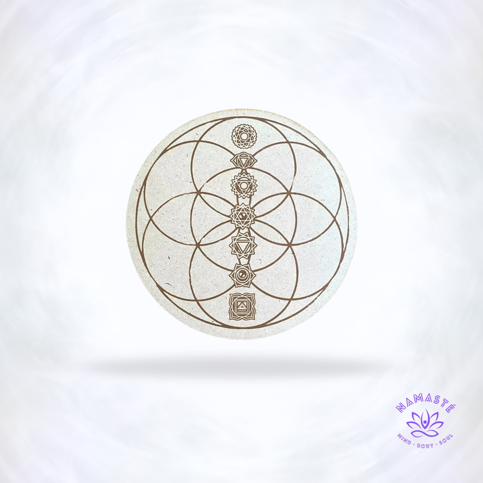 Houten grid board van 25 cm met gegraveerd chakrasymbool.