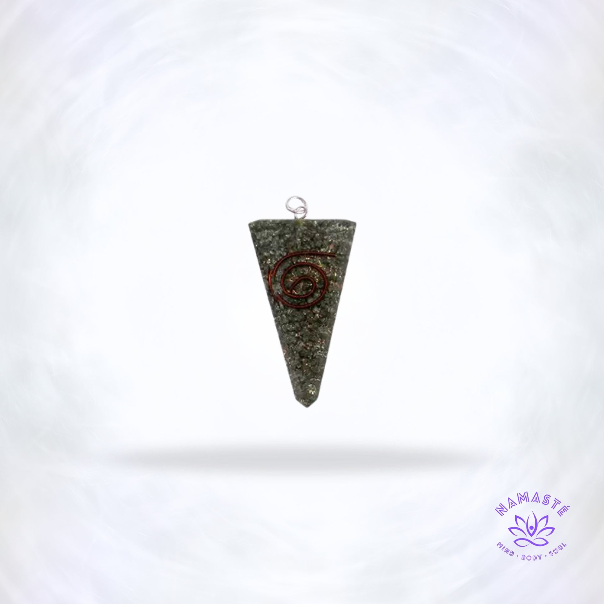 Orgonite hanger in puntvorm met pyriet – aardende beschermhanger.