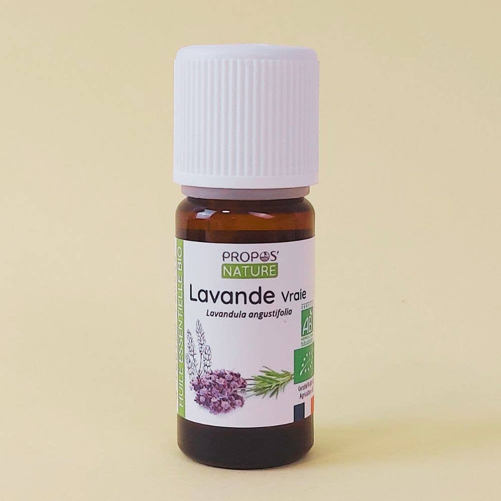 propos'nature echte lavendel olie op beige achtergrond