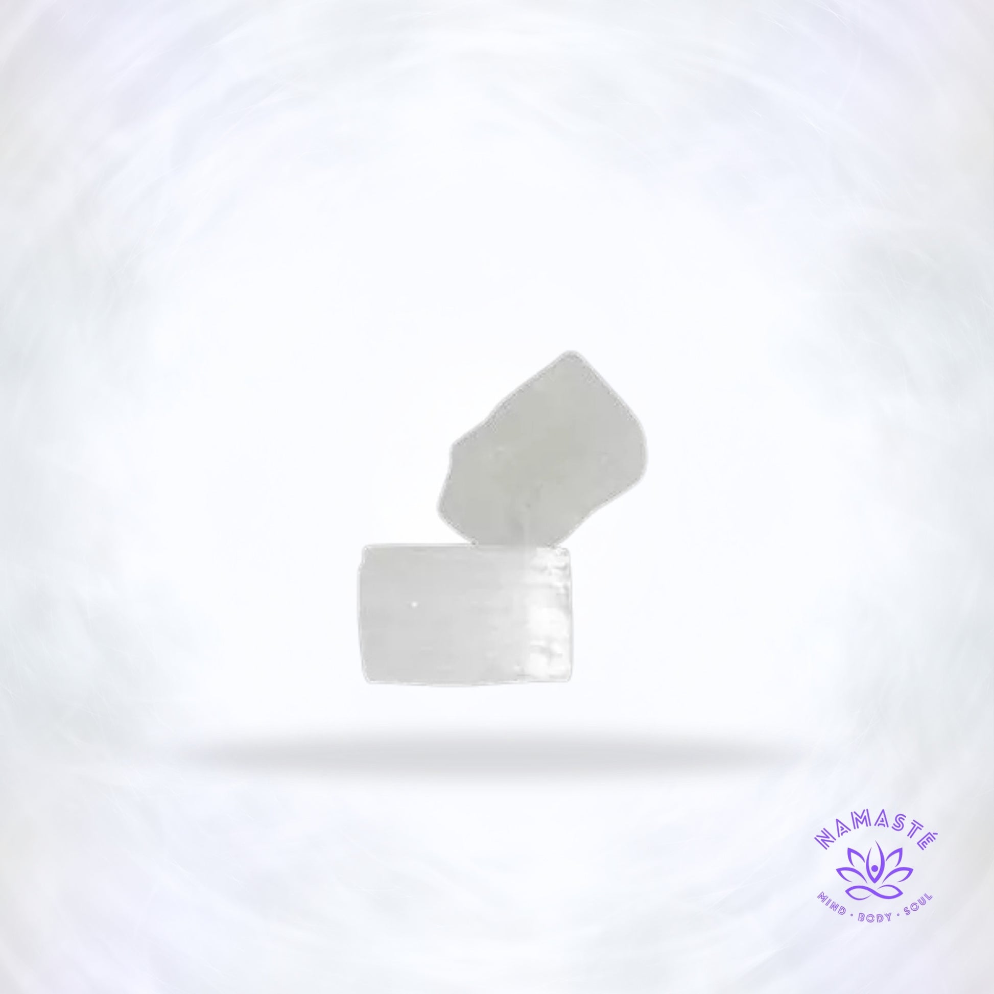 Rustiek natuurlijk selenietblokje van 25 g met klein gat – reinigend kristal voor rituelen.
